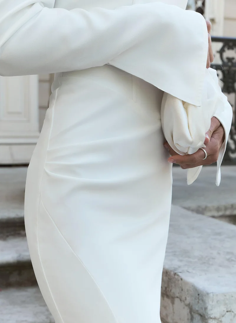 Lichi Midi dress with open shoulders and slits on the sleeves